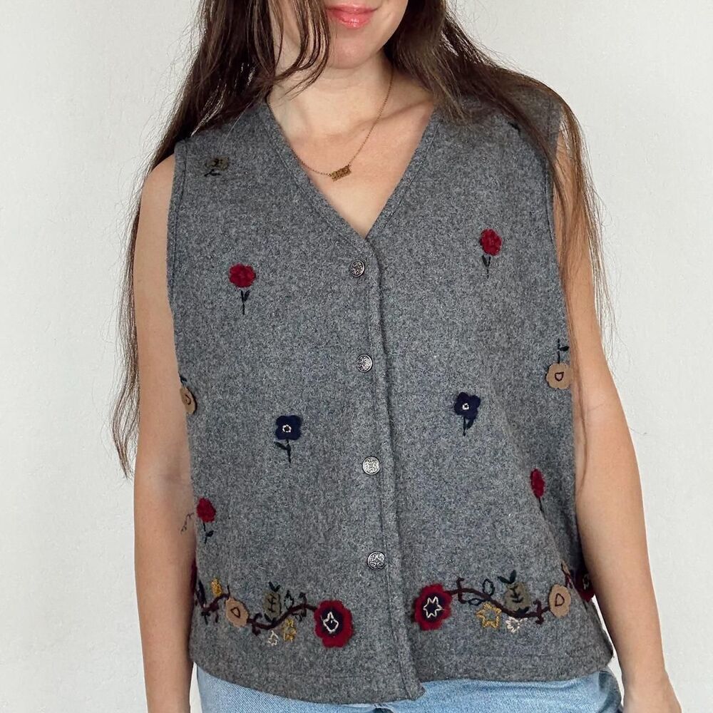 Vintage Casey & Max gray wool-blend vest with floral embroidery